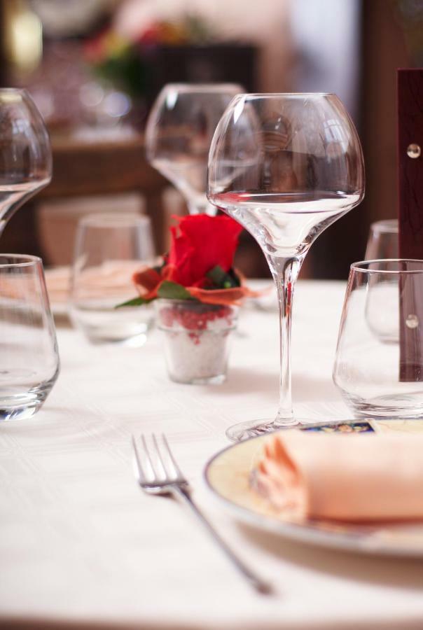 Logis Hotel Le Cor D'Argent מראה חיצוני תמונה